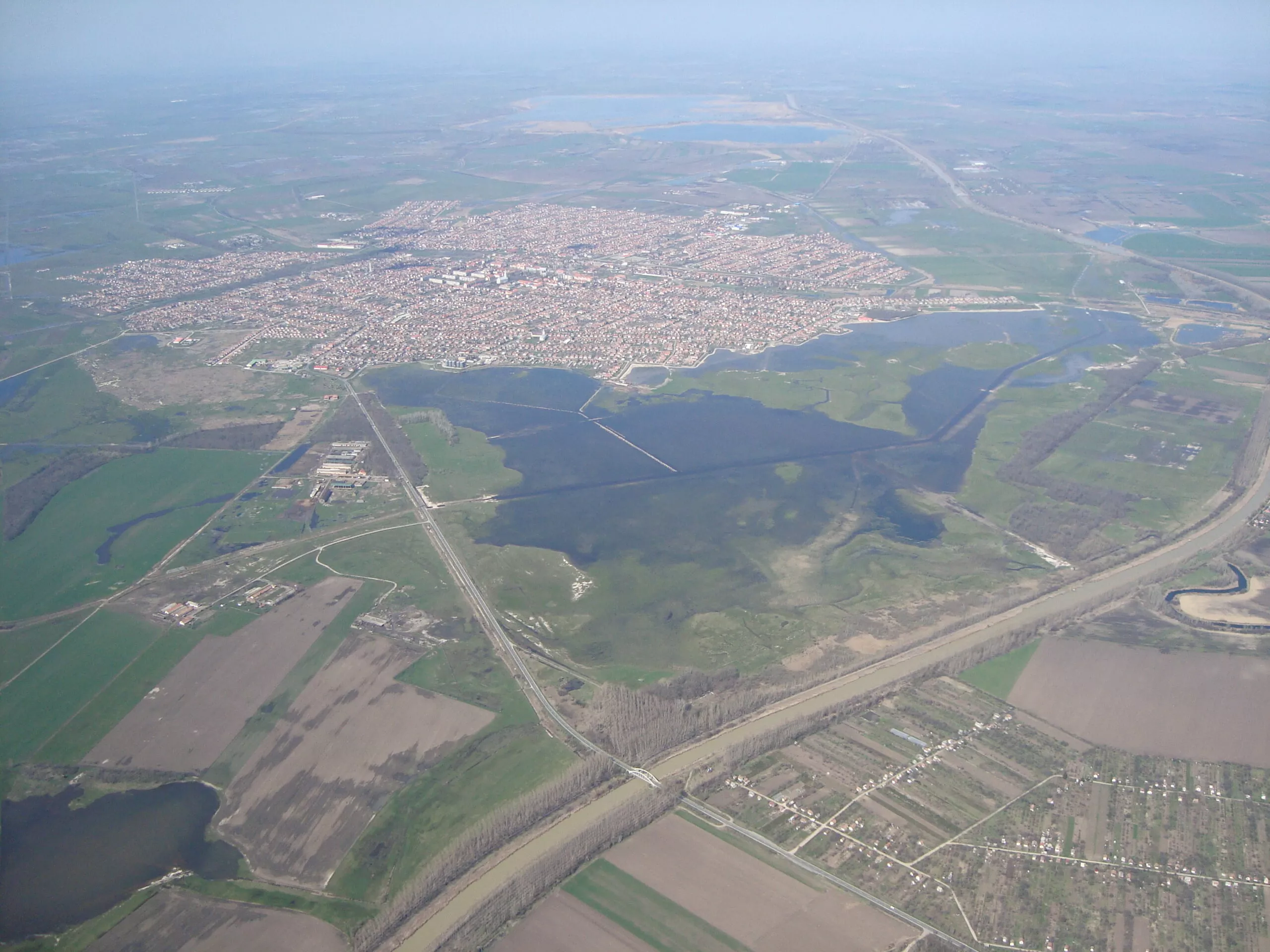 Az elöntött balmazújvároi Nagy-szik az élőhely-rehabilitáció után(légifelvétel)